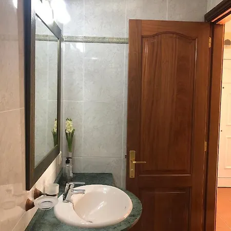 Central House In Tias With Private Pool 度假居 *