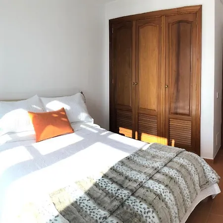 Central House In Tias With Private Pool 度假居 *